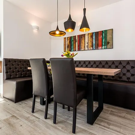 Ferienhaus-see-sauna-kamin-hund Mit E-ladestation *